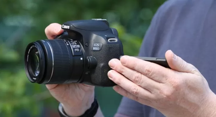 Canon 800D Dünyanın En Hızlı Netleyen Fotoğraf Makinesi